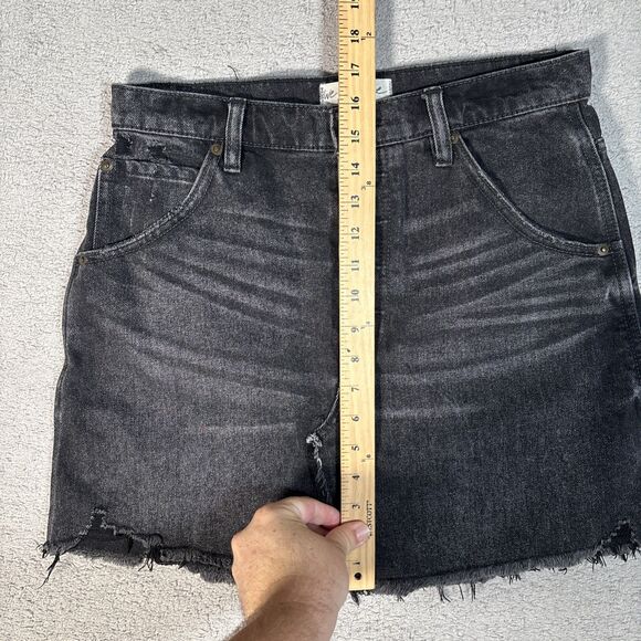 We The Free Women’s Size 29 Brea Cut-Off Black Denim Skirt Raw Hem Whiskers - Picture 7 of 14